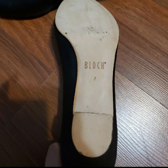 Heels - Picture 2 of 4